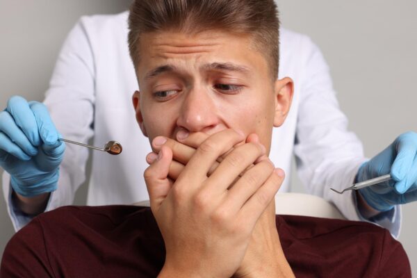Dinte scos accidental: poate fi reimplantat și cât de repede trebuie intervenit