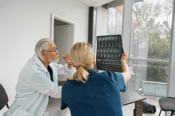 Hernie de disc: când este necesară operația?