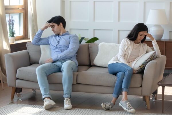 Cum abordezi o căsnicie în care trăiți mai degrabă ca doi colegi de apartament