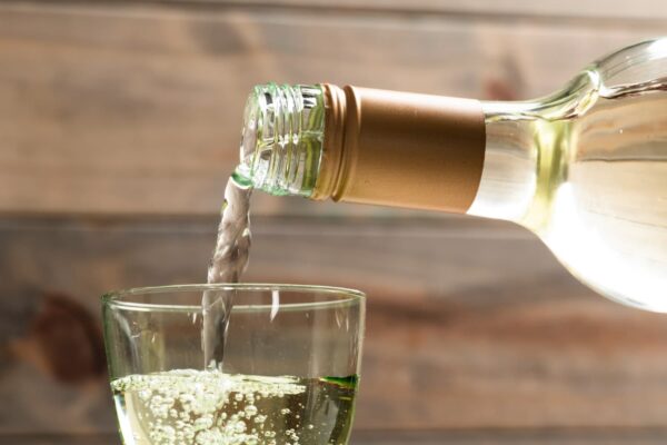 Cum recunoști un vin alb afectat de oxidare?